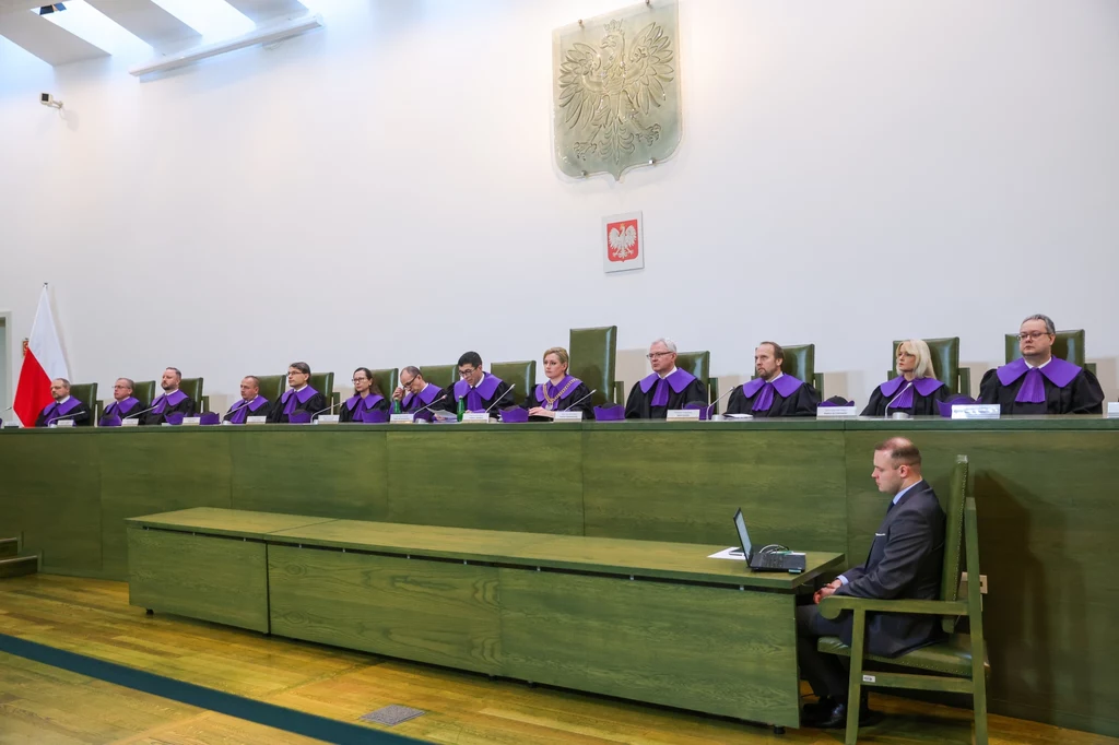Sędziowie podczas jawnego posiedzenia Sądu Najwyższego w Warszawie