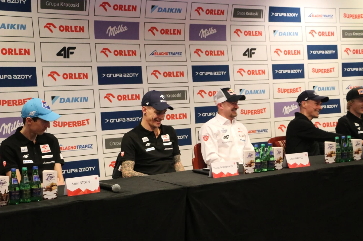 "Forma zespołu rośnie, co było widać w ostatnich zawodach Turnieju Czterech Skoczni. Spodziewam się ekscytującej rywalizacji w trzech formatach" - powiedział trener polskich skoczków narciarskich Thomas Thurnbichler przed startującym w piątek w Wiśle PolSKI Turniejem Pucharu Świata. "Jestem dobrej myśli" - mówił Kamil Stoch.