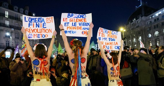 Stowarzyszenia feministyczne zorganizowały w czwartek w wielu miastach Francji wiece, podczas których skrytykowano prezydenta Emmanuela Macrona za to, że bronił Gerarda Depardieu oskarżonego o molestowanie seksualne i gwałt.