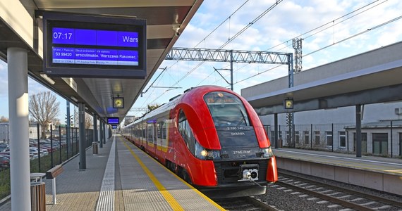 W najbliższe trzy weekendy, czyli 13-14, 20-21 i 27-28 stycznia, z powodu prac przy przebudowie i modernizacji stacji Warszawa Zachodnia, będą zmiany w kursowaniu pociągów Szybkiej Kolei Miejskiej linii S1 i S2 - poinformował Zarząd Transportu Miejskiego.
