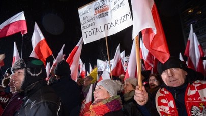 "Protest Wolnych Polaków" w Warszawie. Kaczyński: Jak to było z wyborami? Nikt nie wie [ZAPIS RELACJI]