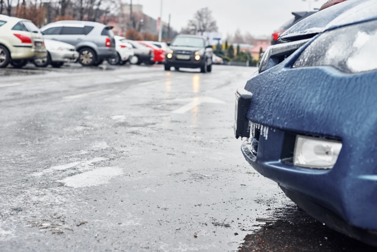 ​W związku z koszmarnymi warunkami na wielkopolskich drogach, spowodowanych gołoledzią, w Poznaniu i powiecie poznańskim do północy odnotowano 76 zdarzeń drogowych. Dane przytoczyła wielkopolska policja.