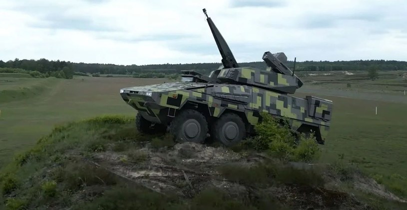 Niemiecki koncern zbrojeniowy Rheinmetall ogłosił, że jego nowy system obrony powietrznej Skyranger 30 - nazywany "niszczycielem dronów" - jest na dobrej drodze do seryjnej produkcji. Również dla Ukrainy?