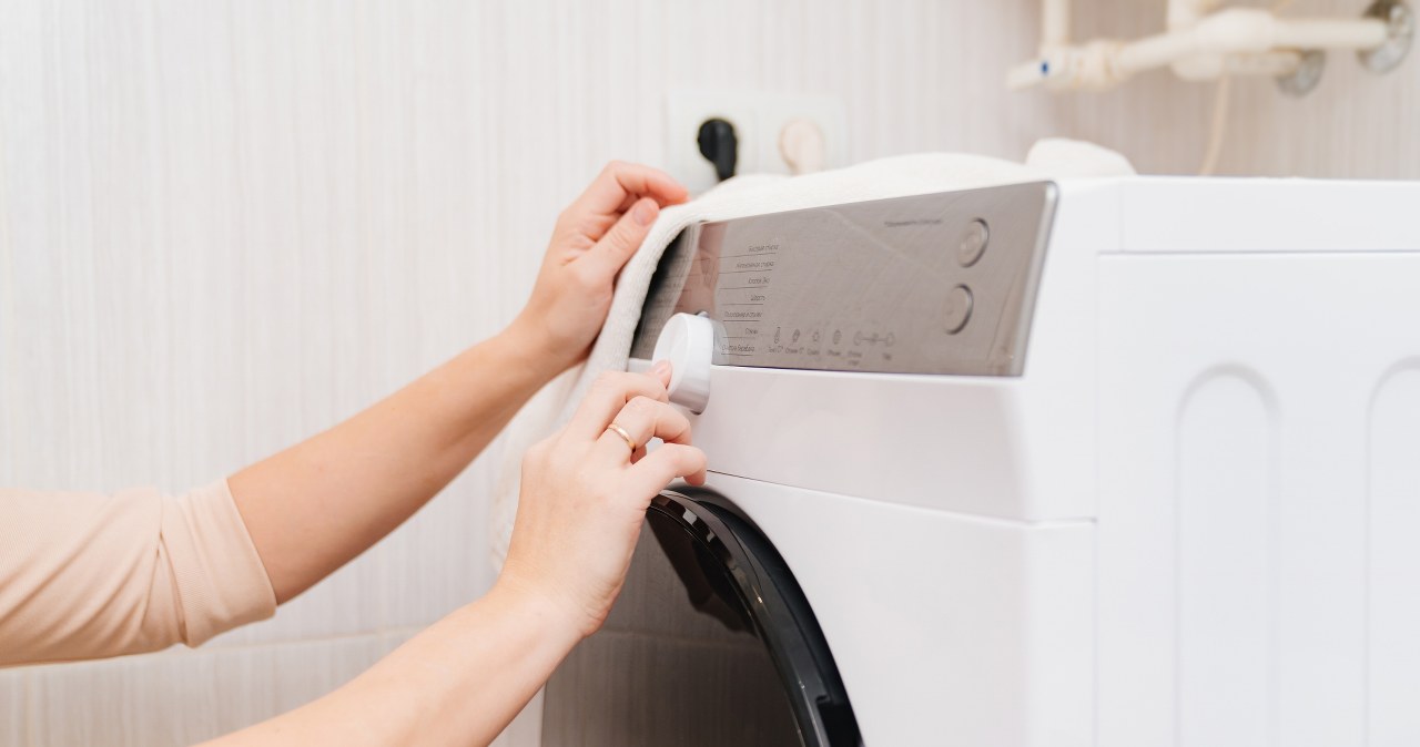 W takiej temperaturze najlepiej prać ręczniki. Większość z nas wybiera źle