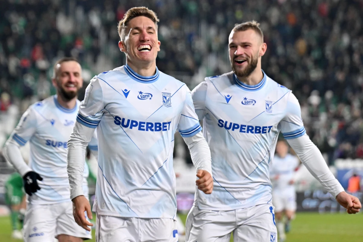 ​Polski Związek Piłki Nożnej ogłosił terminy ćwierćfinałowych meczów o puchar kraju. 27 lutego Piast Gliwice podejmie Raków Częstochowa, a wieczorem Lech Poznań zagra z Pogonią Szczecin. Dzień później Jagiellonia Białystok spotka się z Koroną Kielce, zaś Wisła Kraków z Widzewem Łódź.