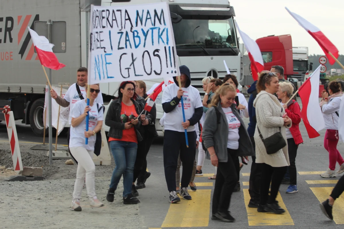 Spełnienia przedwyborczych obietnic domagają się mieszkańcy Świnoujścia. W sobotę znów będzie tam gorąco, zapowiadana jest bowiem manifestacja w sprawie odblokowania dostępu do plaży w dzielnicy Warszów oraz do świnoujskich zabytków.