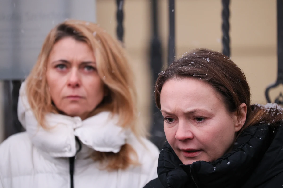 Nie widzimy żadnej dobrej woli rozwiązania problemu - oświadczyły żony osadzonych Mariusza Kamińskiego i Macieja Wąsika po spotkaniu z ministrem sprawiedliwości Adamem Bodnarem. Romualda Wąsik i Barbara Kamińska nie ukrywały swojego rozczarowania.