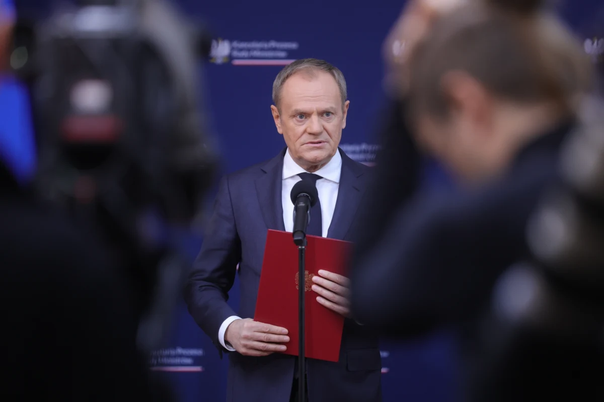 "Nie mam nic do powiedzenia na temat prób ułaskawienia przez pana prezydenta. Moim celem jest to, żeby każdy w Polsce zajmował się tym, co do niego należy. Zgodnie z przepisami, nie szukał partyjnych interesów" - mówił w piątkowym wywiadzie premier Donald Tusk dodając, że jeżeli Andrzej Duda ułaskawi Kamińskiego i Wąsika - będą wolni. Szef rządu rozmawiał z dziennikarzami TVP, TVN i Polsatu.