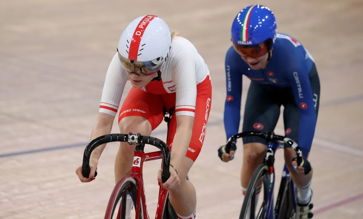 ​Daria Pikulik zajęła piąte miejsce w wieloboju kolarskim (omnium) w odbywających się na torze w holenderskim Apeldoorn mistrzostwach Europy. Do półfinału sprintu awansował Mateusz Rudyk, który o medal będzie walczyć w sobotę.