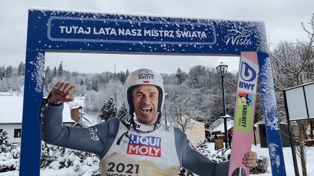 Rywalizacja PŚ w skokach narciarskich przeniosła się do Polski. W porównaniu do poprzednich lat, w tym sezonie konkursy rozgrywane będą aż na trzech obiektach. PolSKI Turniej rozpoczęły kwalifikacje do niedzielnego konkursu na skoczni im. Adama Małysza w Wiśle. 