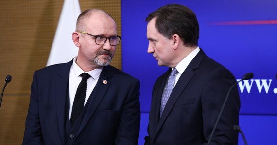 Ekipa usuniętego ze stanowiska dotychczasowego prokuratora krajowego Dariusza Barskiego zapowiada niewpuszczanie do budynku Prokuratury Krajowej osób powołanych przez ministra sprawiedliwości Adama Bodnara.