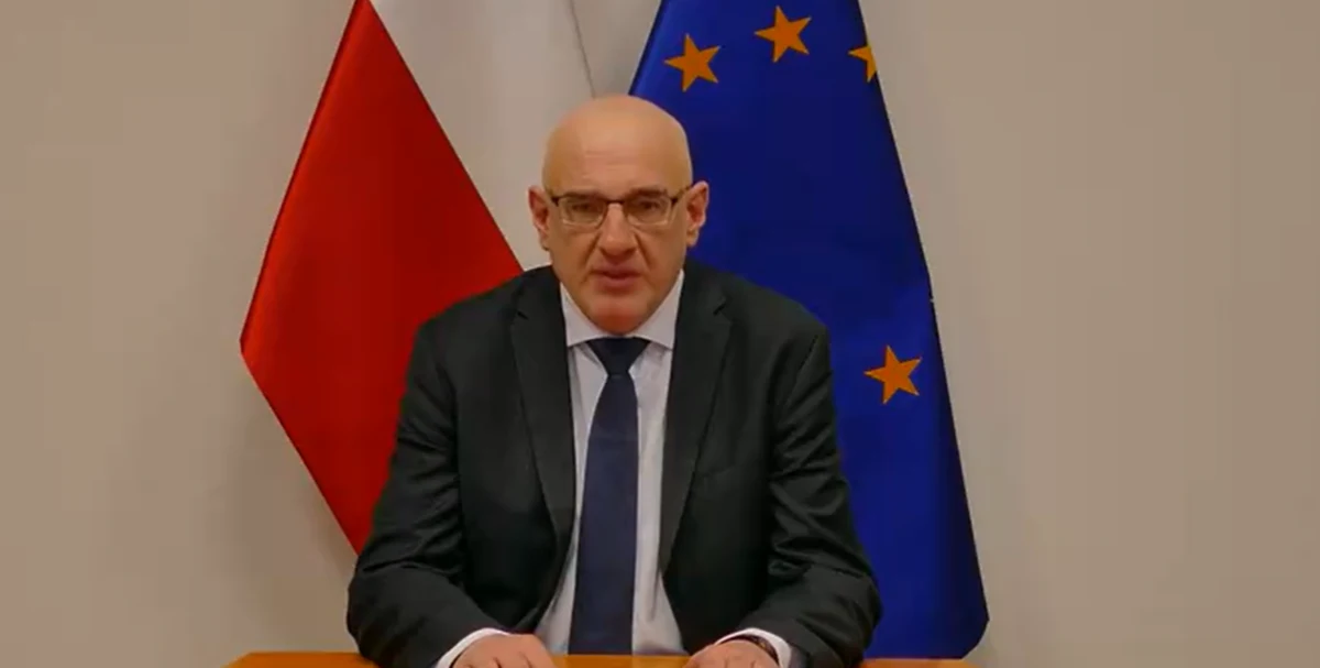 „Dzisiaj wspólnie z pozostałymi zastępcami Prokuratora Generalnego podjęliśmy decyzję o złożeniu zawiadomienia o popełnieniu przestępstwa przez Adama Bodnara, Jacka Bilewicza i inne działające z nimi osoby w związku z bezprawną próbą odwołania prokuratora krajowego Dariusza Barskiego i próbą zastąpienia go przez prokuratora Jacka Bilewicza” – przekazał prokurator Michał Ostrowski, zastępca Prokuratora Generalnego. Nagrane oświadczenie w tej sprawie zostało opublikowane na platformie X.