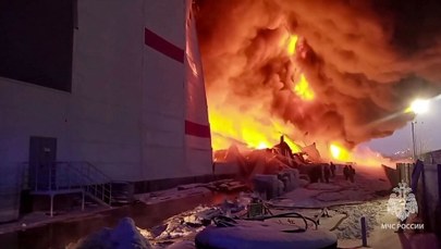 Wielki pożar pod Petersburgiem. Płoną magazyny "rosyjskiego Amazona"