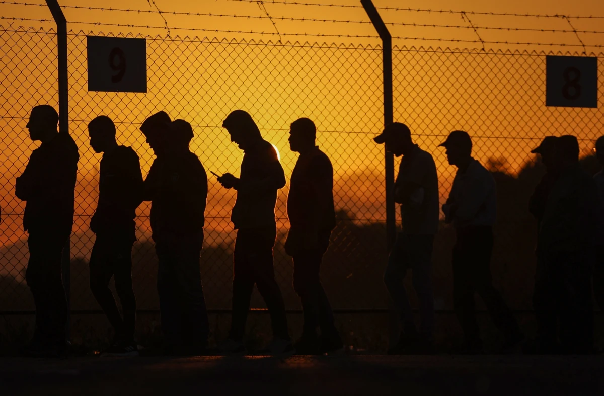 ​Władze powiatu Reutlingen (Badenia-Wirtembergia) zakwaterują w budynku wynajętym od agencji towarzyskiej ok. 170 osób, ubiegających się o azyl. To efekt dużych problemów ze znalezieniem kolejnych miejsc dla migrantów - podaje portal dziennika "Bild".