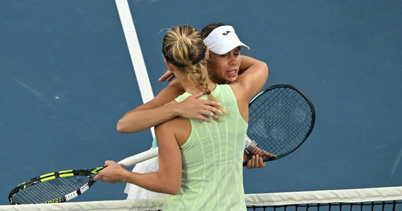 Przedwczesny koniec występów Magdy Linette w Australian Open. Z powodu kontuzji polska tenisistka poddała mecz pierwszej rundy singla z reprezentantką Danii Caroline Wozniacki.