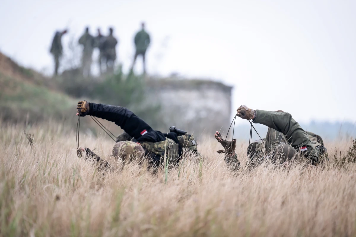 Obowiązuje już nowy wzór karty powołania do służby wojskowej w razie ogłoszenia mobilizacji i w czasie wojny. Zawiera ona m.in. dane dotyczące terminu i miejsca stawiennictwa osoby powoływanej oraz pouczenie o skutkach niezastosowania się do wezwania. 