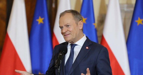 Premier Donald Tusk przekazał na aukcję Wielkiej Orkiestry Świątecznej Pomocy ołówek gen. Władysława Sikorskiego i książkę nim podpisaną. Gen. Sikorski ołówek ten otrzymał w trakcie podróży do Stanów Zjednoczonych od przewodniczącego Kongresu Polonii Amerykańskiej.
