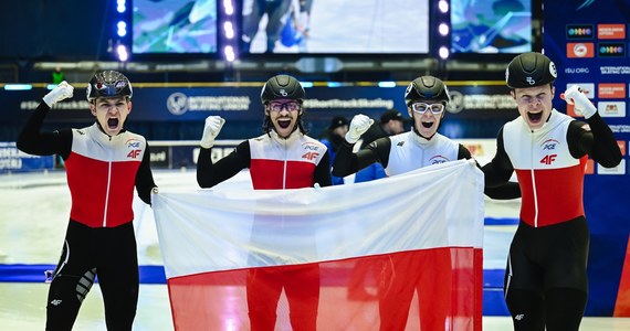 Polscy łyżwiarze zdobyli dwa medale na rozgrywanych w Gdańsku mistrzostwach Europy w short tracku. Zajęli drugie miejsce w sztafecie mieszanej na 2000 m oraz trzecie w sztafecie mężczyzn na 5000 m. 

