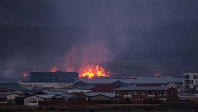Islandia: Lawa dotarła do Grindavik. Płoną domy