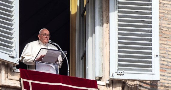 Papież Franciszek wyznał we włoskiej telewizji, że nie myśli obecnie o ustąpieniu z urzędu. Powiedział też, że chciałby pojechać w drugiej połowie roku do swojej ojczystej Argentyny, w której nie był od ponad 10 lat.