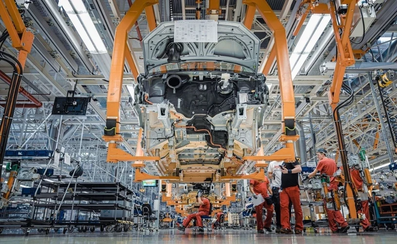 UE ratuje auta spalinowe. jeżeli będą palić pół litra na 100 km