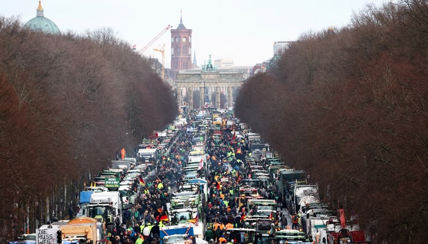  Tysiące ciągników w Berlinie. Paraliż w mieście