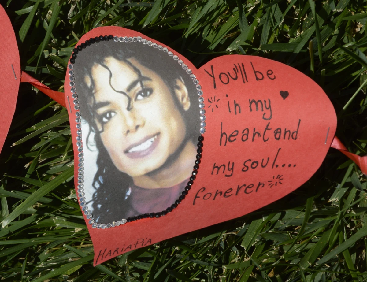 Za tydzień, 22 stycznia, zaczną się prace na planie filmu fabularnego "Michael". Postać Króla Pop zagra jego bratanek Jaafar Jackson. Reżyserem filmu o skomplikowanym życiu artysty będzie Antoine Fuqua, a produkcja "Michael" w kinach ma pojawić się 18 kwietnia 2025 roku.