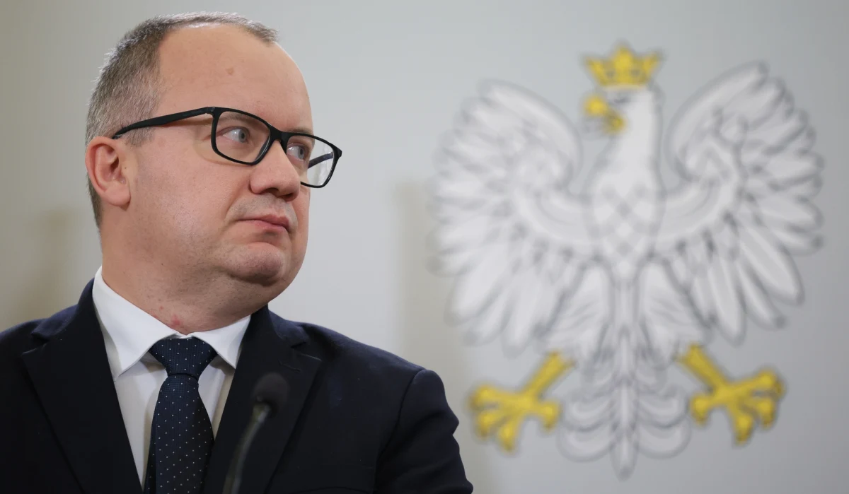 Ministerstwo Sprawiedliwości poinformowało, że szef resortu Adam Bodnar wszczął procedurę odwołania prezesa i wiceprezesów Sądu Apelacyjnego w Poznaniu - Mateusza Bartoszka oraz Przemysława Rudzika i Sylwii Dembskiej. Podkreślono, że sędziowie ci zostali zawieszeni w pełnieniu obowiązków.