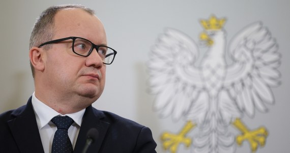 Ministerstwo Sprawiedliwości poinformowało, że szef resortu Adam Bodnar wszczął procedurę odwołania prezesa i wiceprezesów Sądu Apelacyjnego w Poznaniu - Mateusza Bartoszka oraz Przemysława Rudzika i Sylwii Dembskiej. Podkreślono, że sędziowie ci zostali zawieszeni w pełnieniu obowiązków.