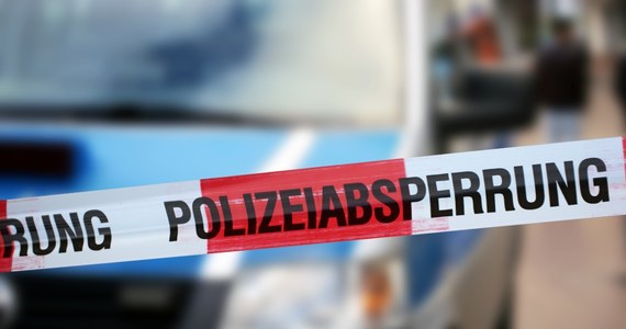 W sklepie Aldi w Moerfelden-Walldorf pod Frankfurtem w Niemczech miała miejsce strzelanina. 48-letni mężczyzna najpierw postrzelił 38-letnią kasjerkę, a potem siebie – wynika z informacji portali „Bild” i „Hessenschau”.