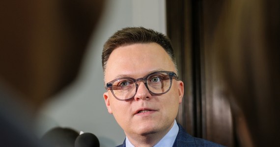 Spodziewam się ostrej rozmowy, ostrych wystąpień, spodziewam się ostrego Sejmu, natomiast nie spodziewam się warcholstwa; mam nadzieję, że się nie rozczaruję - powiedział na konferencji prasowej przed rozpoczęciem obrad Sejmu marszałek Szymon Hołownia.