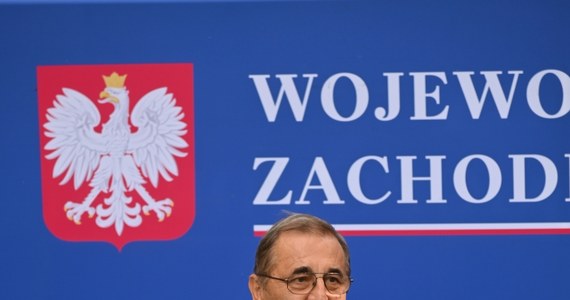 Kolejnej kadencji nie będzie. Prezydent Świnoujścia Janusz Żmurkiewicz ogłosił dziś, że nie będzie ubiegać się o reelekcję. Żmurkiewicz to jeden z najdłużej urzędujących włodarzy miast. U sterów jest nieprzerwanie od 2002 roku.