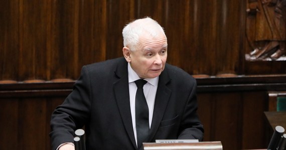 Prezes PiS Jarosław Kaczyński został ukarany naganą przez komisję etyki poselskiej. Chodzi o słowa Kaczyńskiego o Donaldzie Tusku, w których nazwał go "niemieckim agentem".