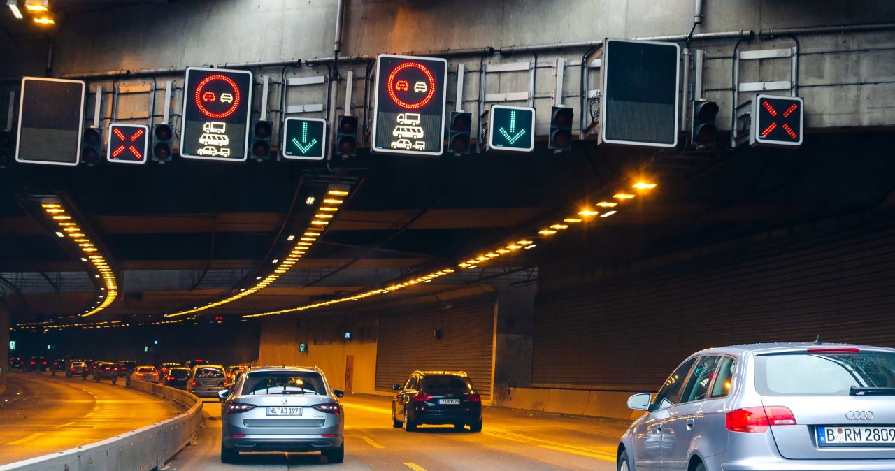 Czerwony "X" na drodze. Jeden błąd i tracisz prawo jazdy