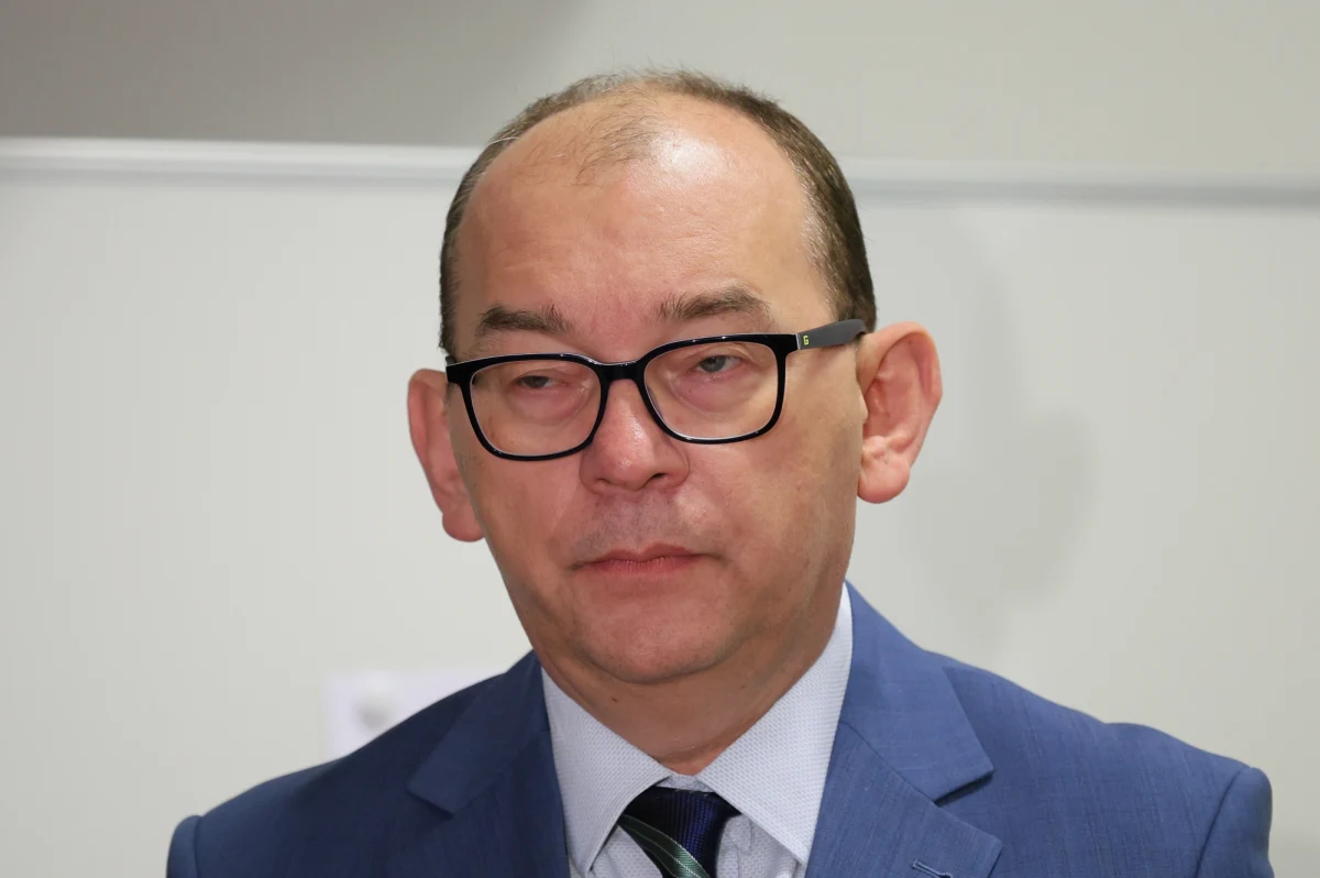 Prezes Sądu Apelacyjnego w Poznaniu Mateusz Bartoszek oraz wiceprezesi Sylwia Dembska i Przemysław Radzik zostaną odwołani - poinformował resort sprawiedliwości. Wniosek ministra Adama Bodnara w tej sprawie pozytywnie zaopiniowało kolegium SA.