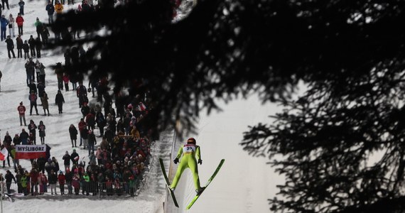 Szczyrk zostanie dziś trzecią polską i 59. miejscowością na świecie, w której odbędą się zawody Pucharu Świata w skokach narciarskich. Oczywiście o ile na przeszkodzie nie stanie pogoda. Gdzie odbyła się inauguracja Pucharu Świata? Kiedy zawody trafiły do Polski i jakie ośrodki debiutowały w ostatnich latach?