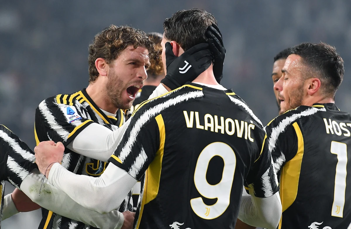 Piłkarze Juventusu wygrali w Turynie z Sassuolo 3:0 w ostatnim meczu 20. kolejki włoskiej ekstraklasy. Dwie bramki zdobył Serb Dusan Vlahovic, a jedną dołożył Federico Chiesa. Bramkarz reprezentacji Polski Wojciech Szczęsny 10. raz w sezonie zachował czyste konto.