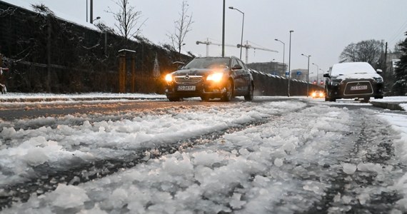 Środa będzie początkowo dość pogodna, zwłaszcza na północy i wschodzie. Od zachodu jednak - stopniowo - będzie przemieszczał się kolejny front atmosferyczny. Zachmurzenie zacznie się zwiększać, spodziewane są opady śniegu przechodzące w marznący deszcz.