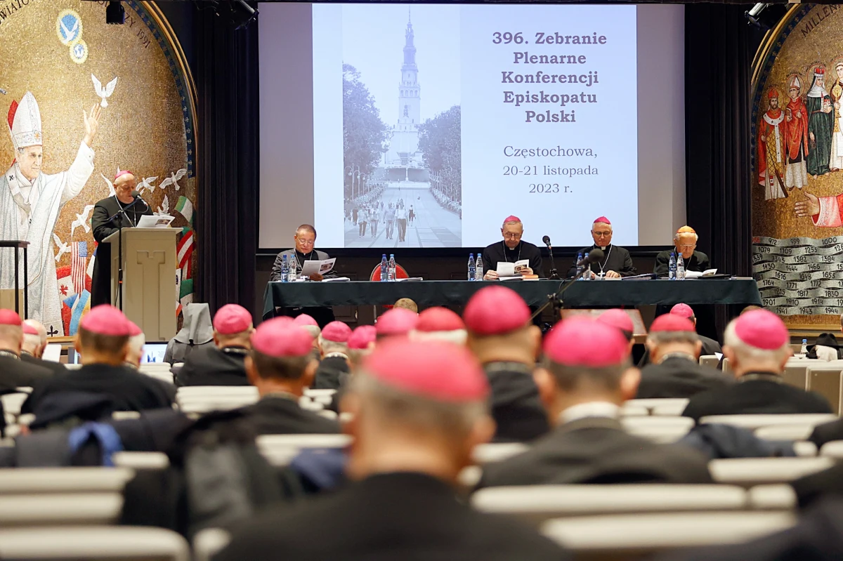 Będziemy szukać takich rozwiązań, które bez krzywdy dla kogokolwiek pozwolą rozdzielić finansowo państwo od Kościołów - powiedziała PAP minister rodziny, pracy i polityki społecznej Agnieszka Dziemianowicz-Bąk o pracach Międzyresortowego Zespołu ds. Funduszu Kościelnego. 