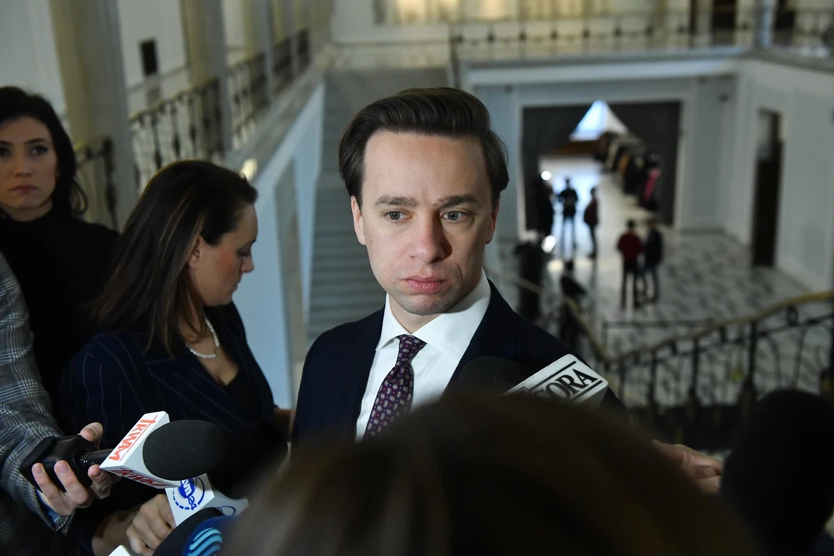 Wniosek Lewicy o moje odwołanie z funkcji wicemarszałka Sejmu jest motywowany ideologicznie, wynika wyłącznie z niechęci do Konfederacji, a jego uzasadnienie jest naciągane - mówił w Studiu PAP wicemarszałek Sejmu Krzysztof Bosak (Konfederacja). Sejm zajmie się dziś wnioskiem Lewicy.