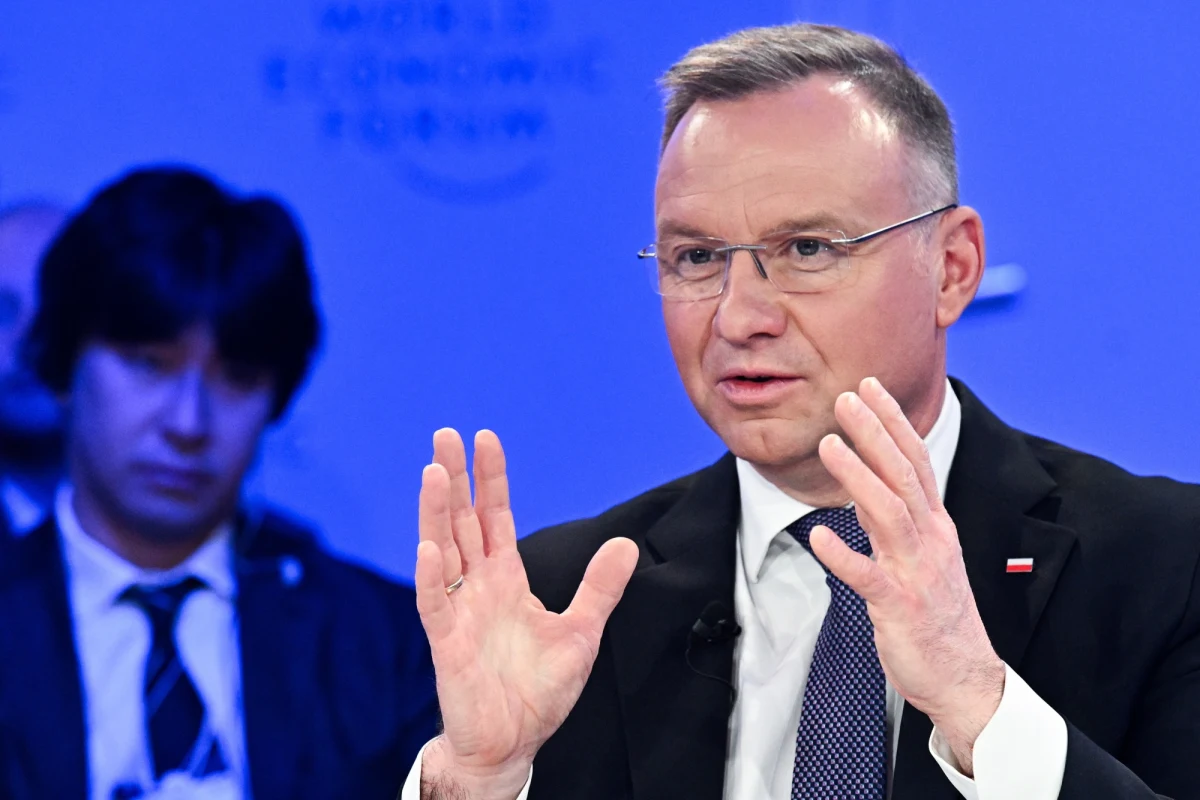 „Nawołujemy wspólnotę międzynarodową, aby nie zaprzestawać pomocy dla Ukrainy” – zaapelował Andrzej Duda podczas środowej debaty na Światowym Forum Ekonomicznym w Davos. Prezydent stwierdził, że "zmęczenie wojną" wśród krajów zachodnich, jest niezwykle groźnym zjawiskiem.