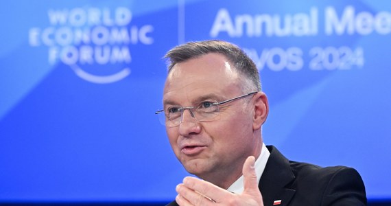 Prezydent Andrzej Duda spotkał się z wiceprzewodniczącą Komisji Europejskiej Verą Jourovą. Do spotkania doszło w Davos na marginesie Światowego Forum Ekonomicznego. Jak dowiedziała się dziennikarka RMF FM, w rozmowie z Jourovą prezydent mówił m.in. o sprawie Mariusza Kamińskiego i Macieja Wąsika.