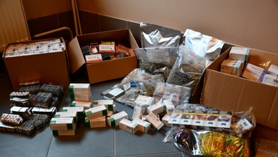 Narkotyki ukryte w pudełkach z klockami do zabawy