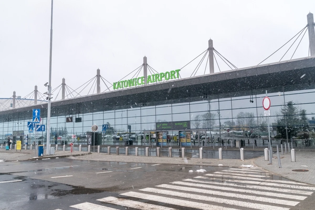 Na lotnisku w Pyrzowicach w 2023 r. odprawiono 5,61 mln pasażerów - przekazał rzecznik portu Piotr Adamczyk. To najlepszy wynik w historii. Dotąd rekordowy był 2019 r., gdy w Katowicach obsłużono 4,84 mln podróżnych.