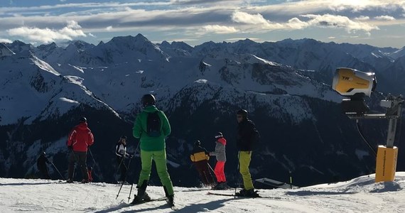O tragicznym wypadku na stoku narciarskim w austriackim Tyrolu donoszą tamtejsze media. W sobotę na terenie Zillertal Arena zginęła 35-letnia kobieta z Polski. 