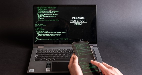 Nie mamy stuprocentowej pewności, kiedy Pegasus został w Polsce uruchomiony - komentuje na antenie internetowego Radia RMF24 Adam Haertle, redaktor portalu Zaufana Trzecia Strona, ekspert od cyberbezpieczeństwa. Sejm powołał komisję śledczą do spraw Pegasusa.