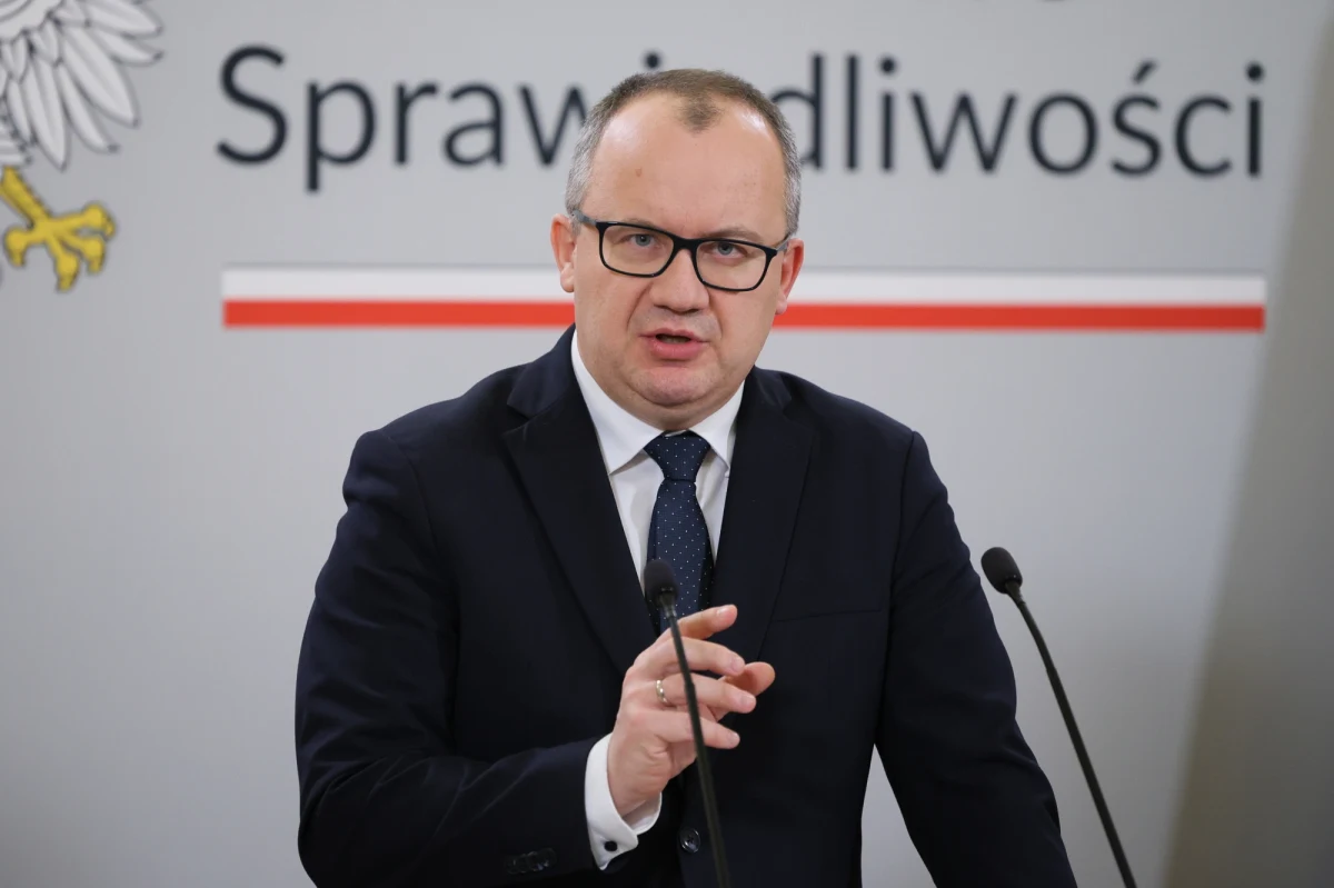 Minister sprawiedliwości Prokurator Generalny Adam Bodnar wydał swoim trzem zastępcom polecenie wykorzystania 42 dni zaległego urlopu. Od jutra do 15 marca na urlop zostali wysłani: Michał Ostrowski, Tomasz Janeczek i Robert Hernand.