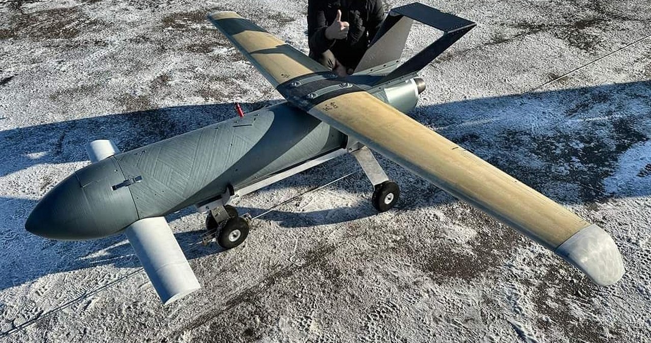 Siły Zbrojne Ukrainy pochwaliły się w pełni pomyślnymi testami pierwszego w historii rozwoju armii drona kamikadze z silnikiem odrzutowym.