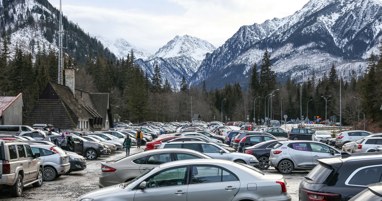 Tatrzański, Park, Narodowy, robi, ukłon, stronę, elektromobilności, Zarządca, parkingu, Morskim, Okiem, podjął, decyzję, która, Darmowy parking pod Morskim Okiem. Trzeba spełnić jeden warunek