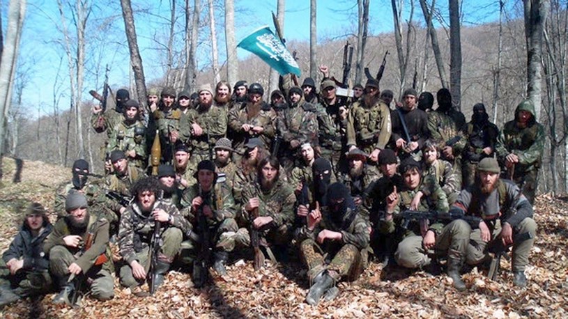 Siły Zbrojne Ukrainy opublikowały materiał filmowy, na którym można zobaczyć zorganizowaną zasadzkę na grupę Kadyrowców. Nie tego się spodziewali wjeżdżając do Ukrainy.